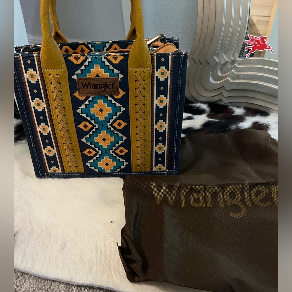 wrangler tote bag. decent size. cure patter with blues and yellow - Picture 3 of 6